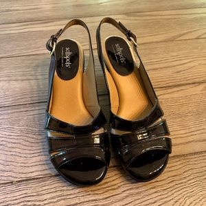Softspots Black Sandals Size 9 1/2 W-New